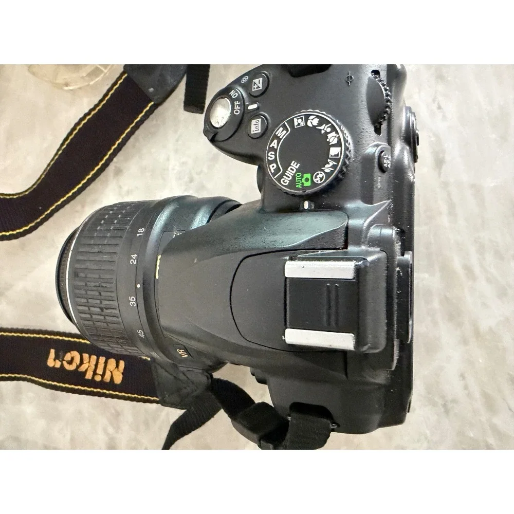 Nikon D3000 DSLR Camera‎ Bundle 3 Lenses 18-55mm 55-200mm 70-300mm